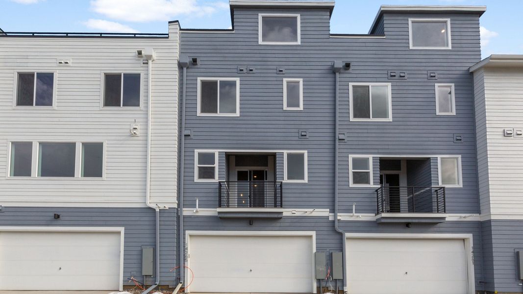 Furnished interior view inside a new home in Dillon Pointe - Skyview, Broomfield (Image 20).