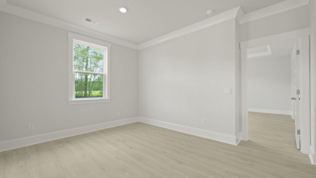 Spacious, unfurnished interior of a new home in Berkeley Bay, Ridgeville (Image 27).