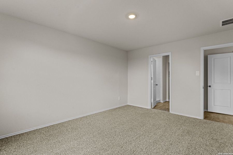 Spacious, unfurnished interior of a new home in Swenson Heights, Seguin (Image 30).