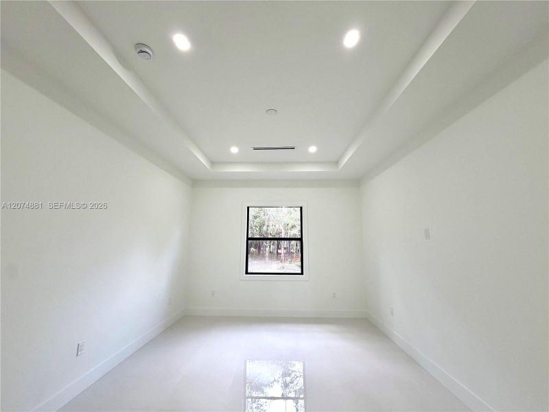 Spacious, unfurnished interior of a new home in , Naples (Image 23).