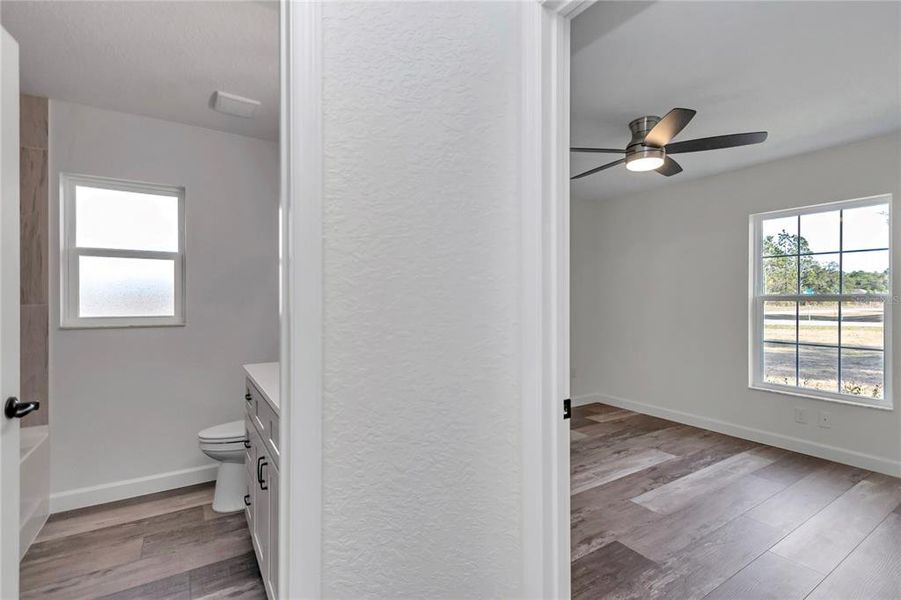 Spacious, unfurnished interior of a new home in , Dunnellon (Image 46).