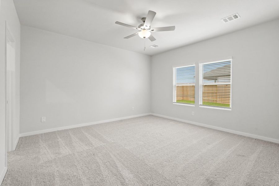 Spacious, unfurnished interior of a new home in Sanford Farms, Waller (Image 14).
