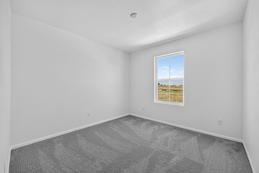 Spacious, unfurnished interior of a new home in Lake Bluff, Greeley (Image 19).
