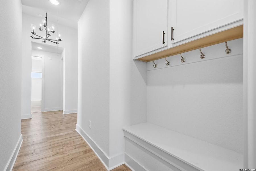 Spacious, unfurnished interior of a new home in Ladera - 50s, San Antonio (Image 28). Spacious, unfurnished interior of a new home in Ladera - 50s, San Antonio (Image 28).