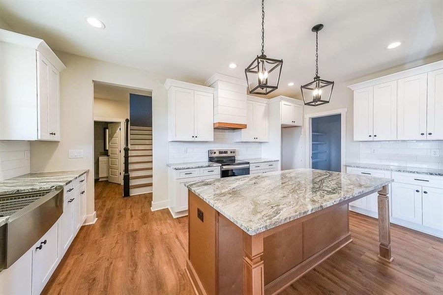 Furnished interior view inside a new home in , Rockmart (Image 4).