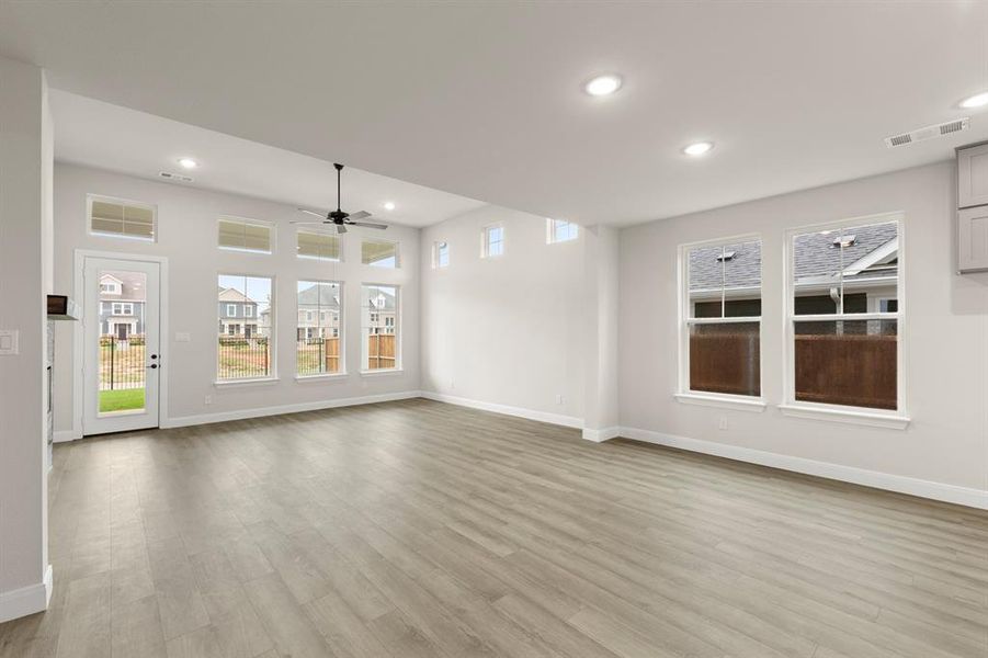 15. 1023 Abigail - Dining