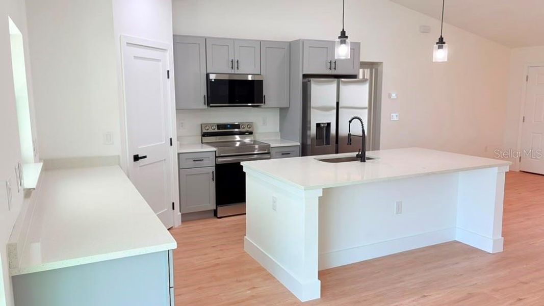 Furnished interior view inside a new home in , Ocklawaha (Image 7).