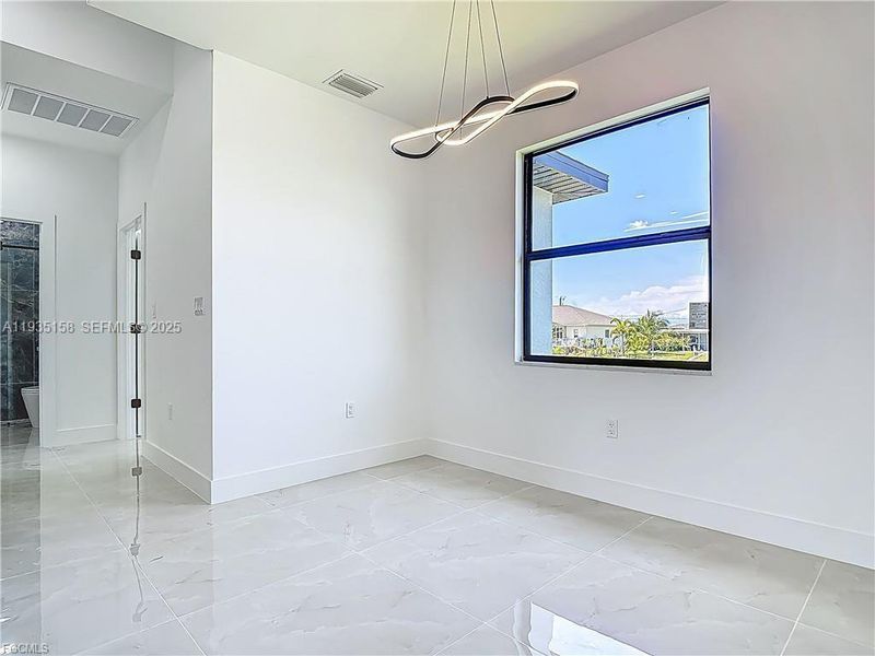 Spacious, unfurnished interior of a new home in , Cape Coral (Image 15).