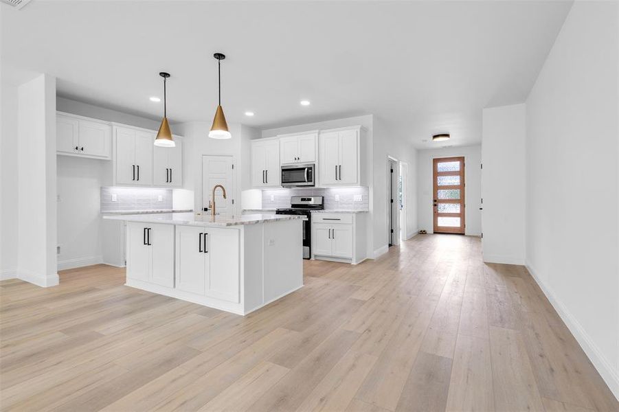 Furnished interior view inside a new home in , Fort Worth (Image 4). Furnished interior view inside a new home in , Fort Worth (Image 4).