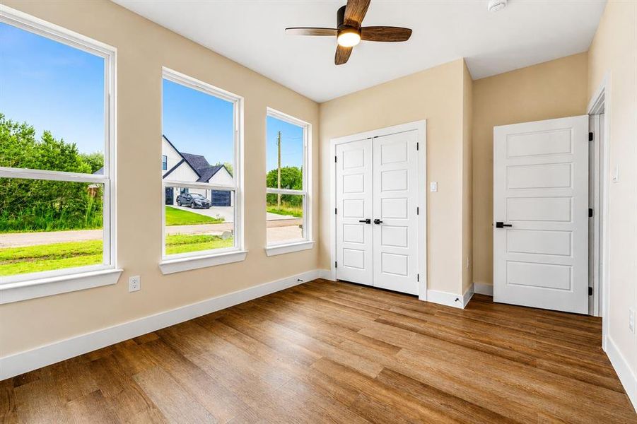 Spacious, unfurnished interior of a new home in , Granbury (Image 15).