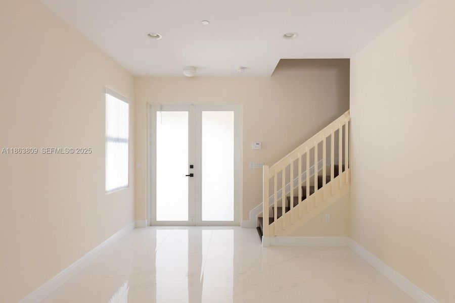 Spacious, unfurnished interior of a new home in , Tamarac (Image 49).