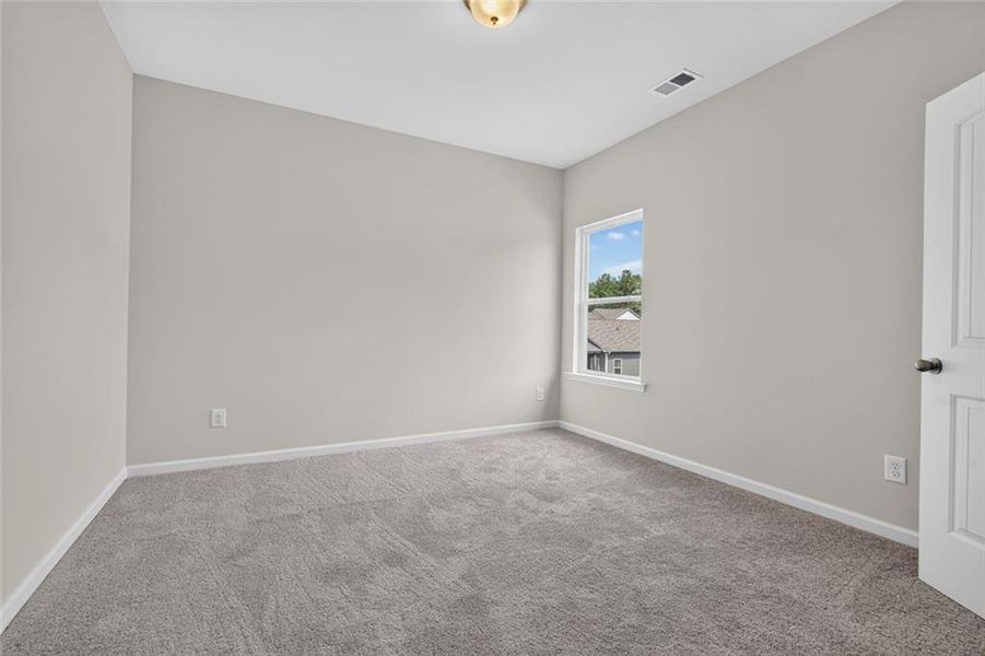 Spacious, unfurnished interior of a new home in Sycamore Crest, Calhoun (Image 16).