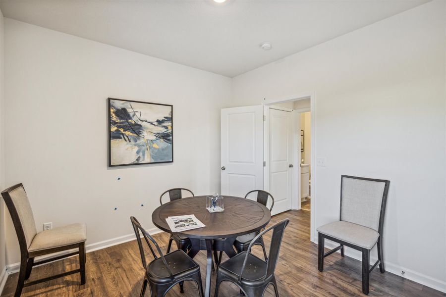 Representative furnished interior of a home built from the Robie by D.R. Horton in Harbor Crest, Ooltewah (Image 12).