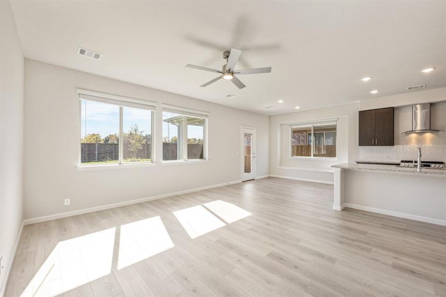 Spacious, unfurnished interior of a new home in Rolling Meadows, Lancaster (Image 24). Spacious, unfurnished interior of a new home in Rolling Meadows, Lancaster (Image 24).