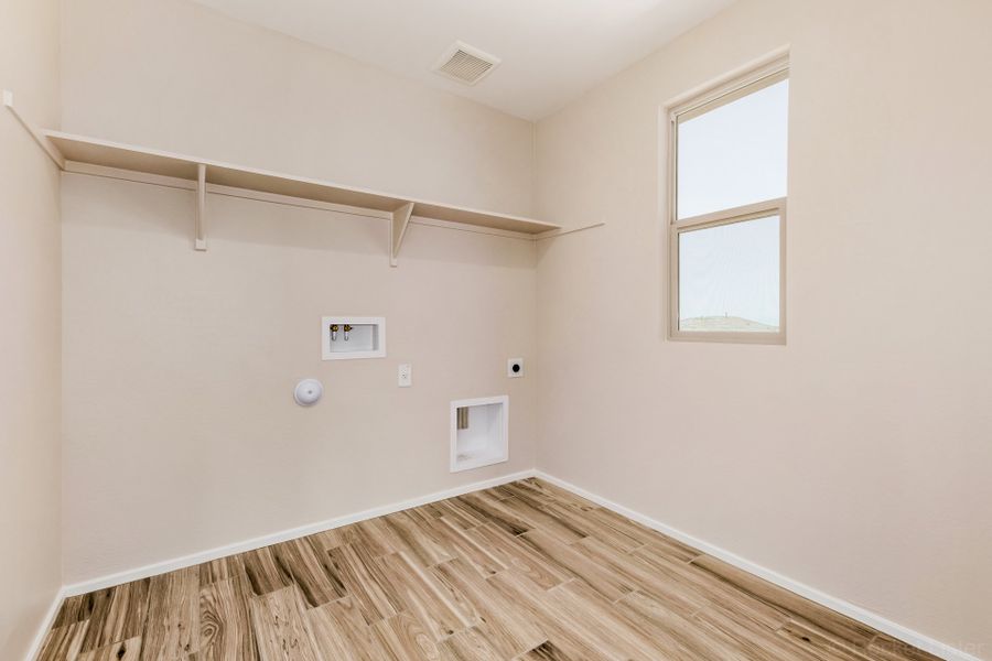 Spacious, unfurnished interior of a new home in Elara at Moonlight, Maricopa (Image 11).