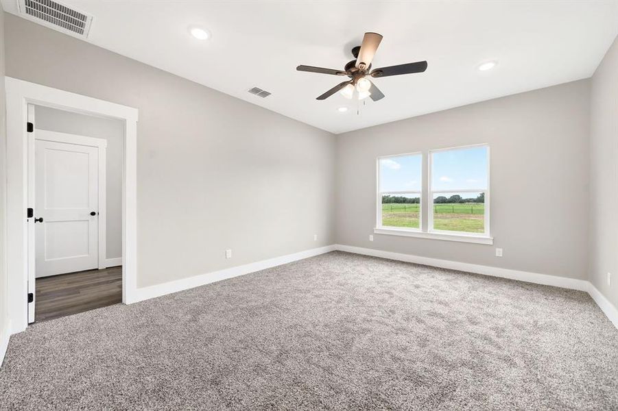 Spacious, unfurnished interior of a new home in , Edgewood (Image 37).