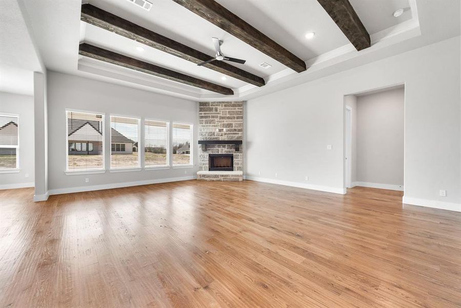 Spacious, unfurnished interior of a new home in King Crossing Estates, Van Alstyne (Image 20). Spacious, unfurnished interior of a new home in King Crossing Estates, Van Alstyne (Image 20).