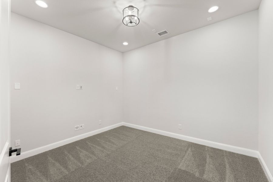 Spacious, unfurnished interior of a new home in Nelson Lake Estates, Rockwall (Image 23). Spacious, unfurnished interior of a new home in Nelson Lake Estates, Rockwall (Image 23).