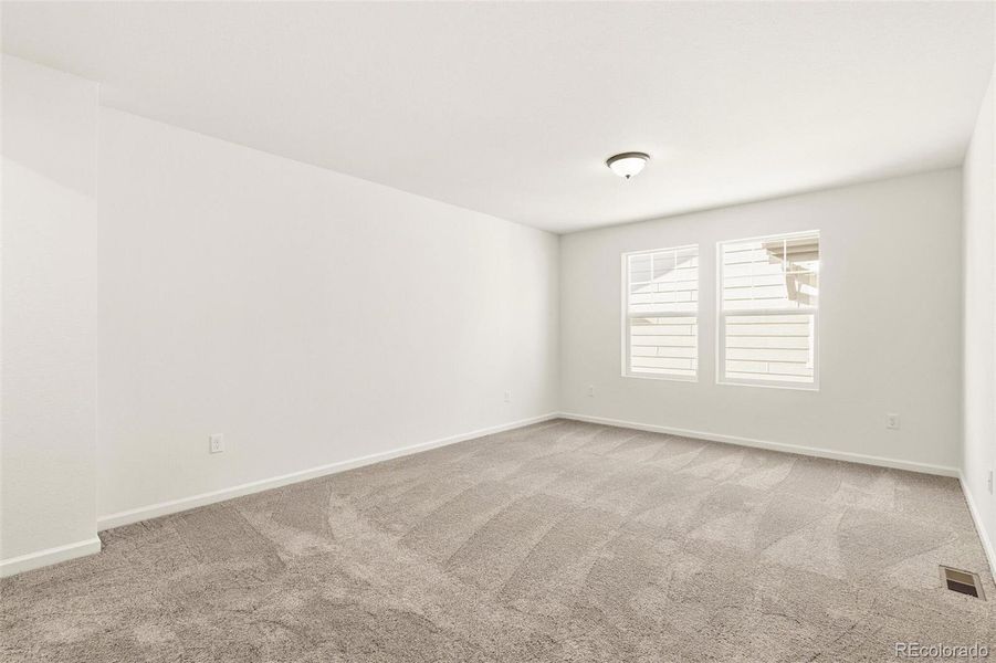 Spacious, unfurnished interior of a new home in Farmlore, Brighton (Image 17).