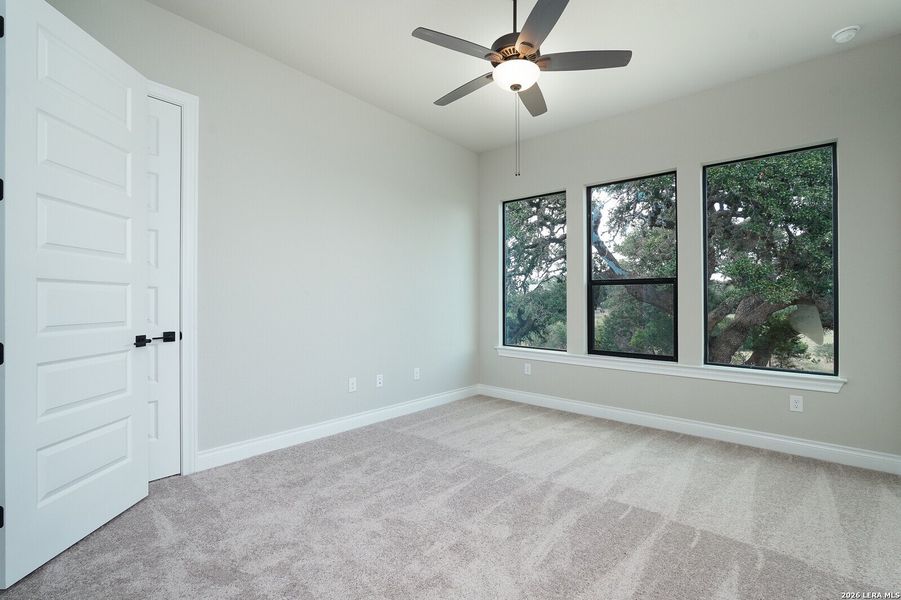 Spacious, unfurnished interior of a new home in , Canyon Lake (Image 13).