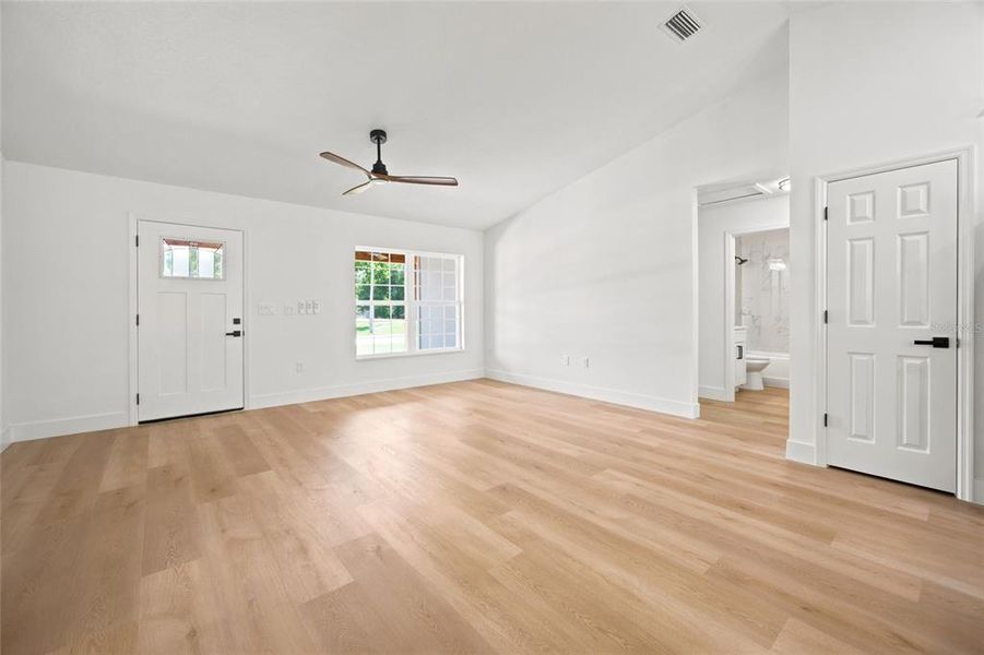 Spacious, unfurnished interior of a new home in , Summerfield (Image 24).