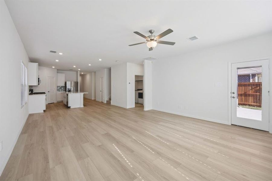 Spacious, unfurnished interior of a new home in Lakehaven - Signature Series, Farmersville (Image 20).