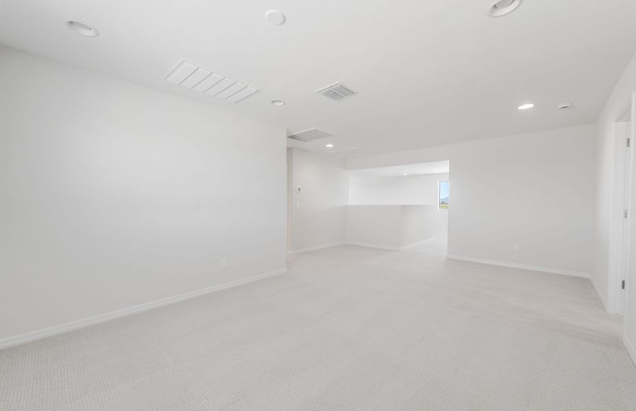 Spacious, unfurnished interior of a new home in El Rancho Santa Rosa, Maricopa (Image 18).