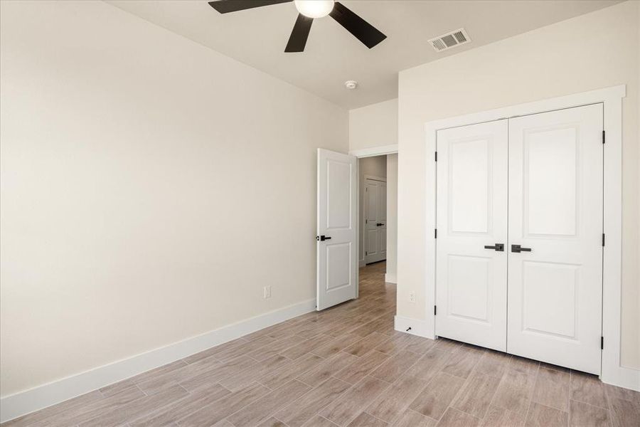 Spacious, unfurnished interior of a new home in , Granbury (Image 27). Spacious, unfurnished interior of a new home in , Granbury (Image 27).