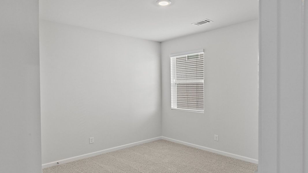 Spacious, unfurnished interior of a new home in Highland Hills, Graniteville (Image 25).