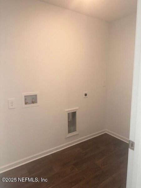 Spacious, unfurnished interior of a new home in Rookery, Green Cove Springs (Image 30).