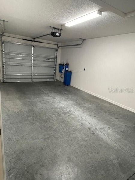 Spacious, unfurnished interior of a new home in , The Villages (Image 58).