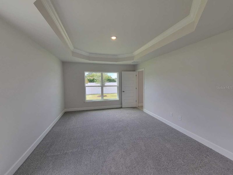 Spacious, unfurnished interior of a new home in Marion Oaks, Ocala (Image 8).