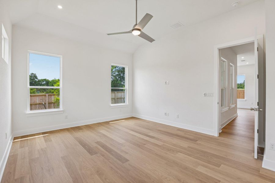 Spacious, unfurnished interior of a new home in Persimmon, Buda (Image 32). Spacious, unfurnished interior of a new home in Persimmon, Buda (Image 32).