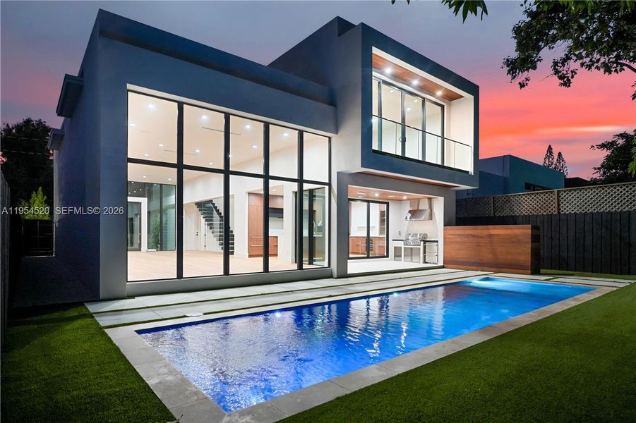 Exterior details and patio area of a home in , Miami (Image 22).