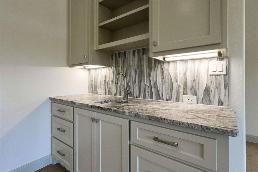 Furnished interior view inside a new home in , Abilene (Image 8).