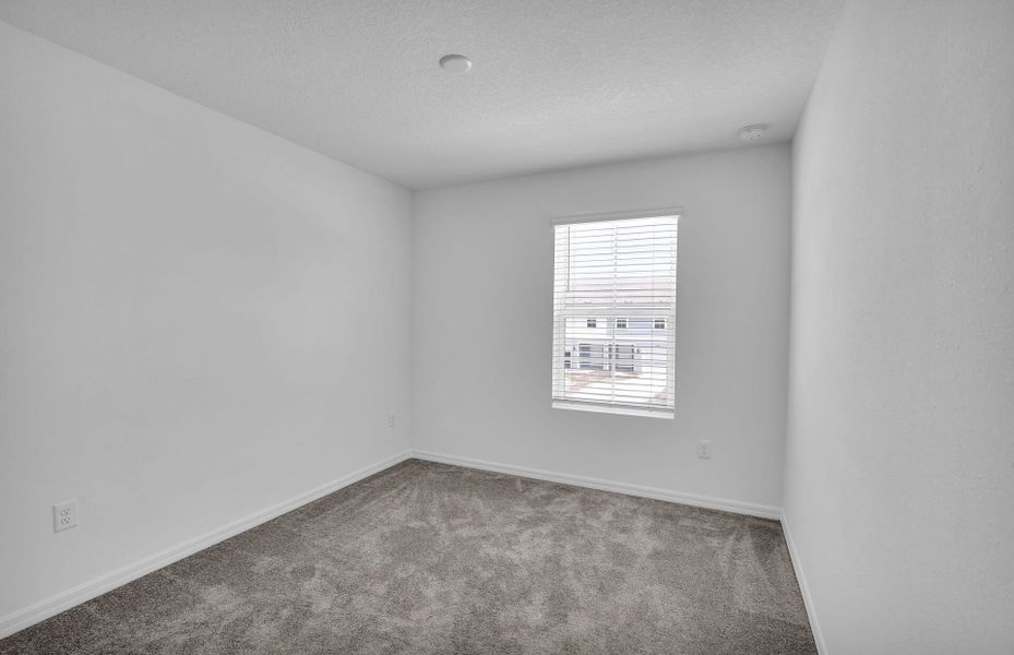 Spacious, unfurnished interior of a new home in Normandy Pines, Jacksonville (Image 14).