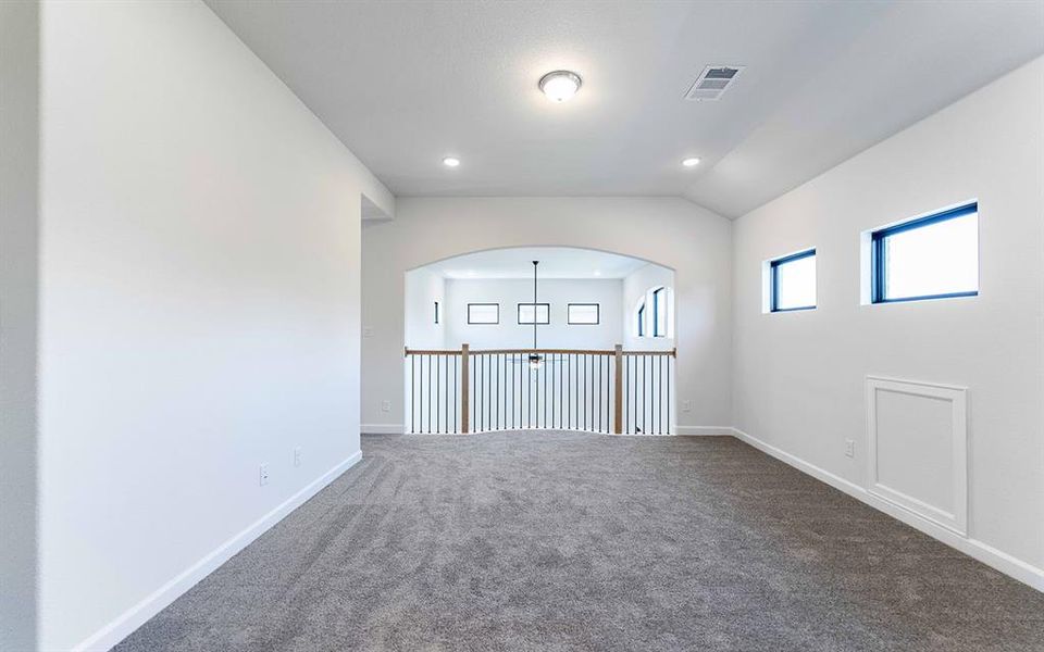 Spacious, unfurnished interior of a new home in Sonoma Verde, Rockwall (Image 23).