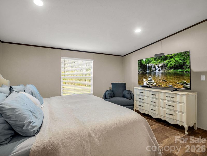 Furnished interior view inside a new home in , Marion (Image 8).