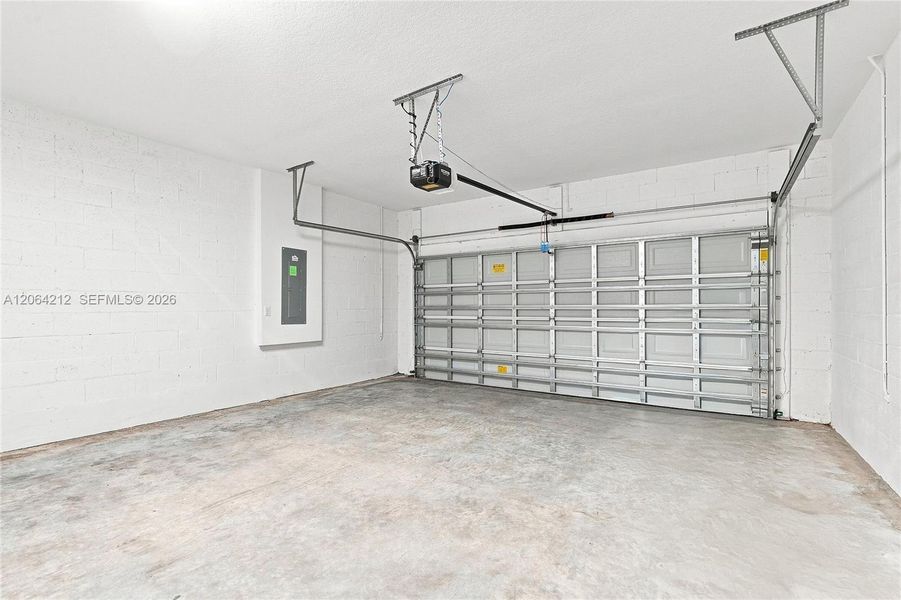 Spacious, unfurnished interior of a new home in Tradition, Port St. Lucie (Image 21).
