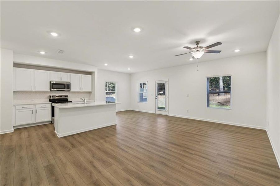Spacious, unfurnished interior of a new home in Langston Reserve, Cartersville (Image 22). Spacious, unfurnished interior of a new home in Langston Reserve, Cartersville (Image 22).