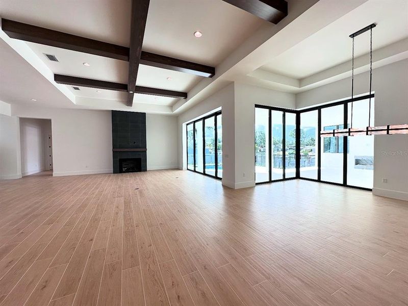 Spacious, unfurnished interior of a new home in , Sarasota (Image 11).