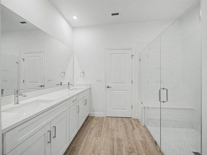 Master Bathroom Master Bathroom