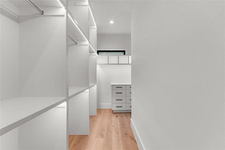 Spacious, unfurnished interior of a new home in , Fort Worth (Image 23).