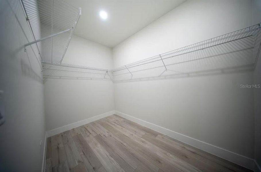 Spacious, unfurnished interior of a new home in , Citrus Springs (Image 17).
