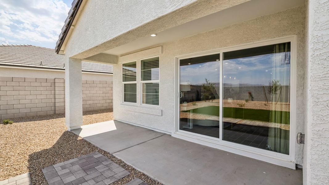 Representative exterior photo of a completed home built from the Easton by D.R. Horton in Remington, Buckeye, AZ (Image 20).