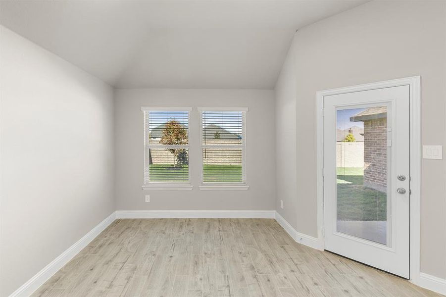 15. 141 Whistling Duck - Dining