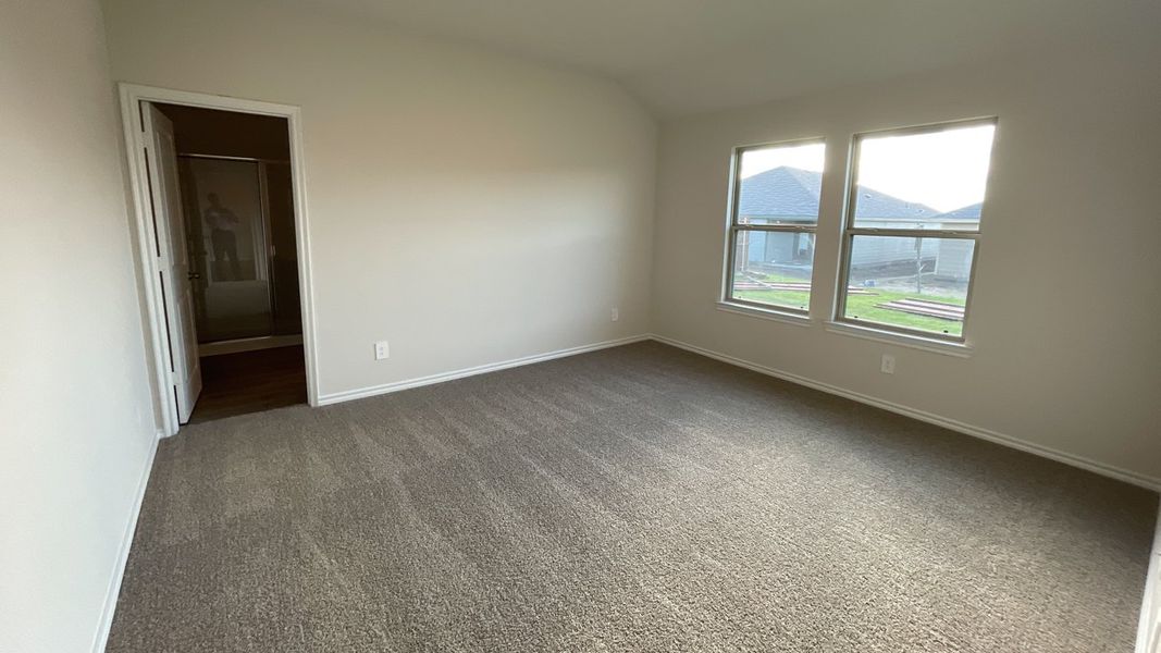 Spacious, unfurnished interior of a new home in Wildwood, Royse City (Image 9).