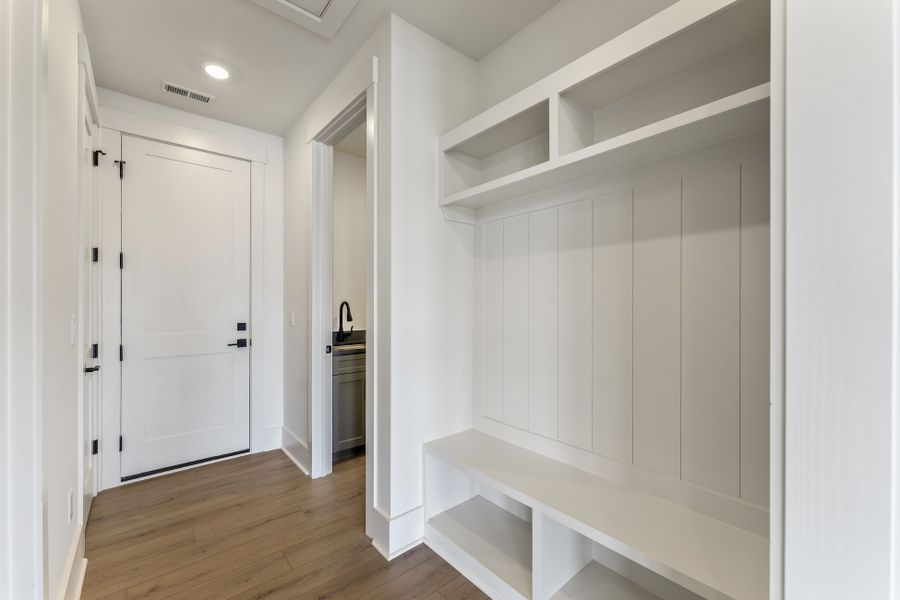 Representative unfurnished interior of a home built from the Aberdeen by Hunter Quinn Homes in Greenwood County Homes, Ninety Six (Image 14).