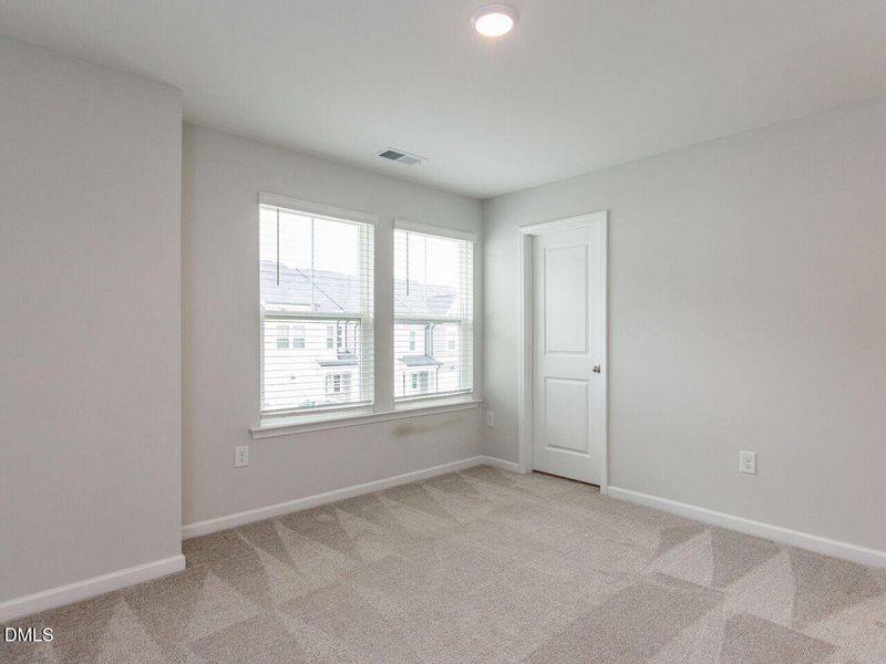 023-1280x960-bedroom