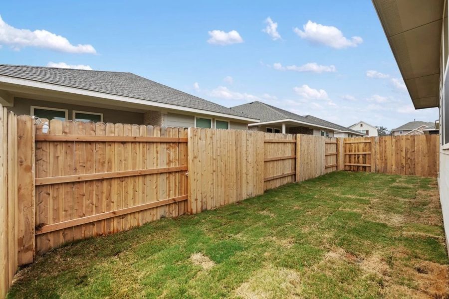 Exterior details and patio area of a home in La Cima, San Marcos (Image 16).